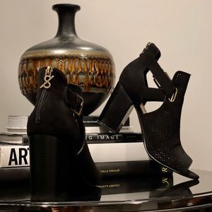 Size 7.5 Parker & Sky Black Heels with Brass hardware